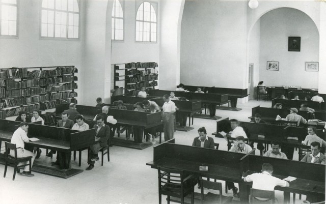 The reading room at Wolfson House, Mount Scopus, 1930's-40's